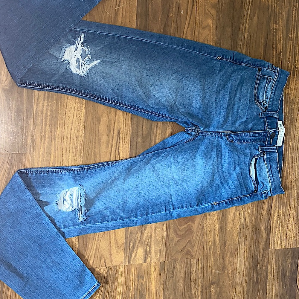 SIZE 3.